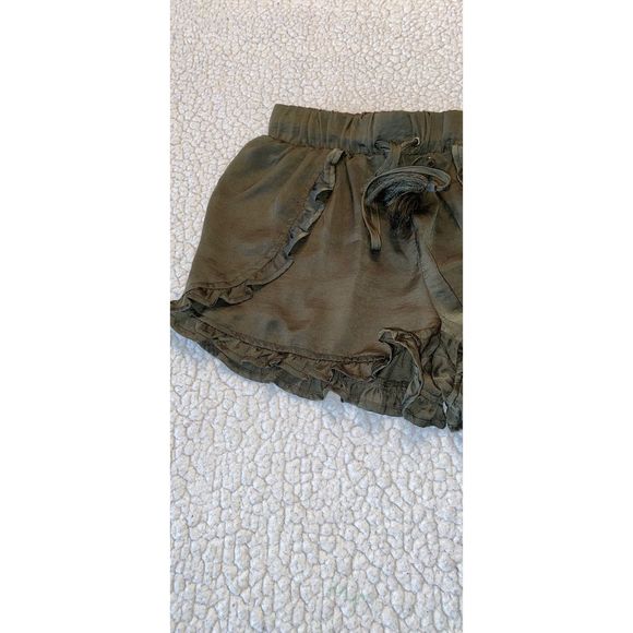CHARLOTTE RUSSE Green Ruffle Shorts- S - Picture 3 of 3